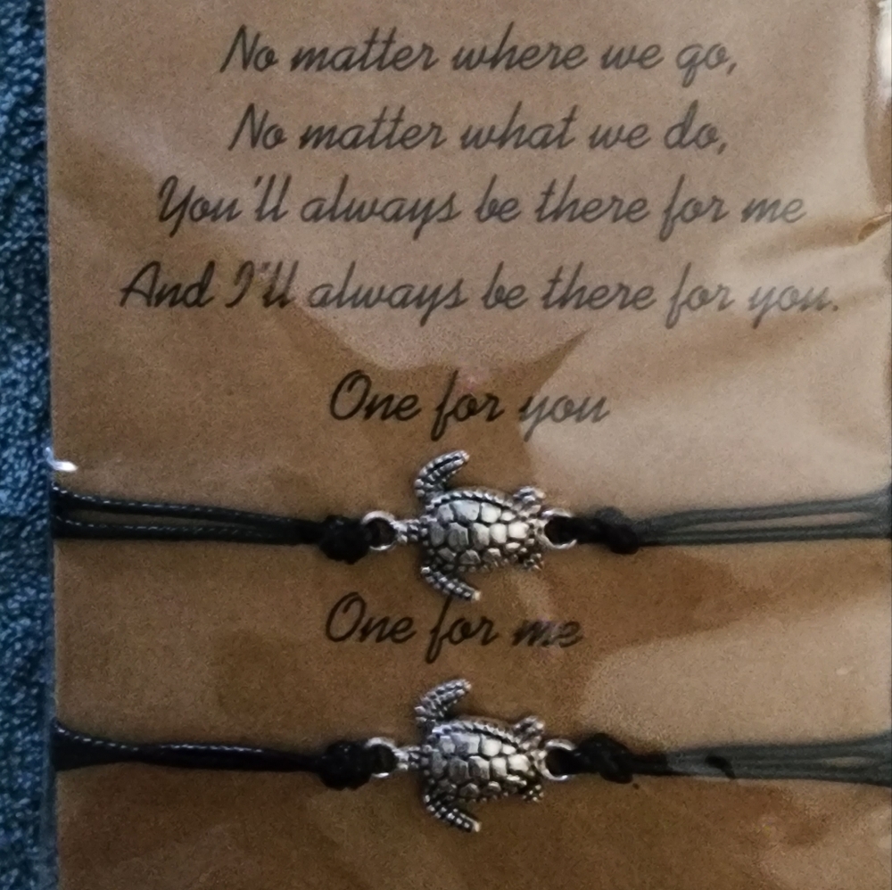 Set of 2 sea turtle bracelets.